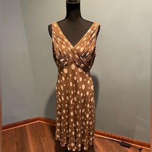 Anne Klein size 12 brown dress with beige polka dots.